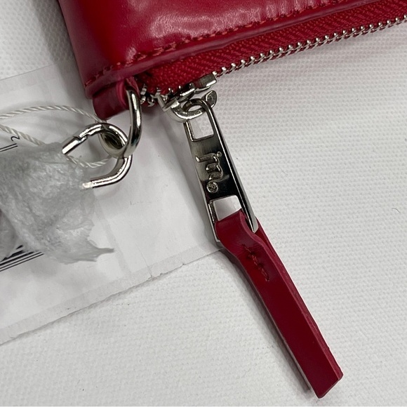 Jennifer Moore Wristlet Clutch Bag Wallet Purse Berry Red Vegan Leather New - Picture 7 of 12